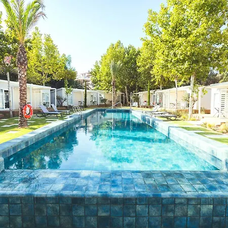 Costa Del Sol Glamping Village 4*