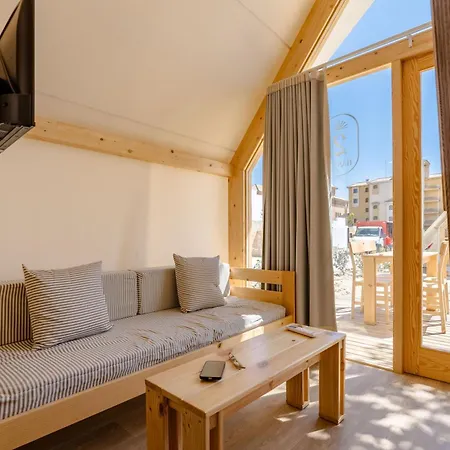 Costa Del Sol Glamping Village 4* 푸엔히롤라