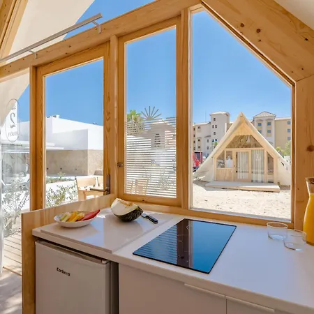 مكان تخييم Costa Del Sol Glamping Village