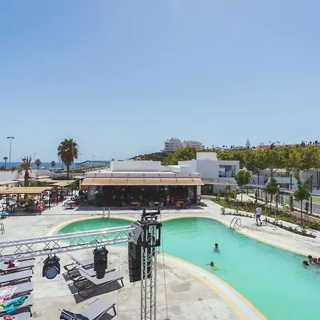 Costa Del Sol Glamping Village 4* 푸엔히롤라