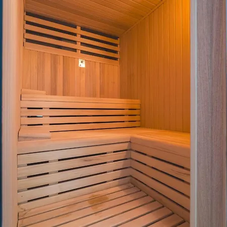 Costa Del Sol Glamping Village 4* 푸엔히롤라