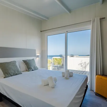 Costa Del Sol Glamping Village 푸엔히롤라