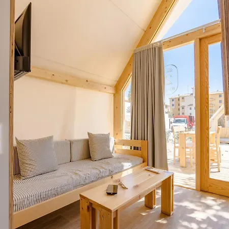 Costa Del Sol Glamping Village 캠프장 4*