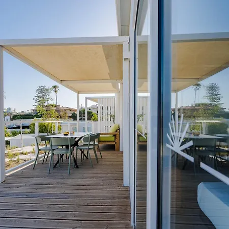 مكان تخييم Costa Del Sol Glamping Village 4*