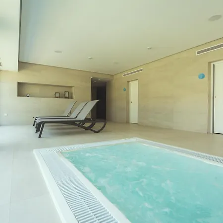 Costa Del Sol Glamping Village 푸엔히롤라