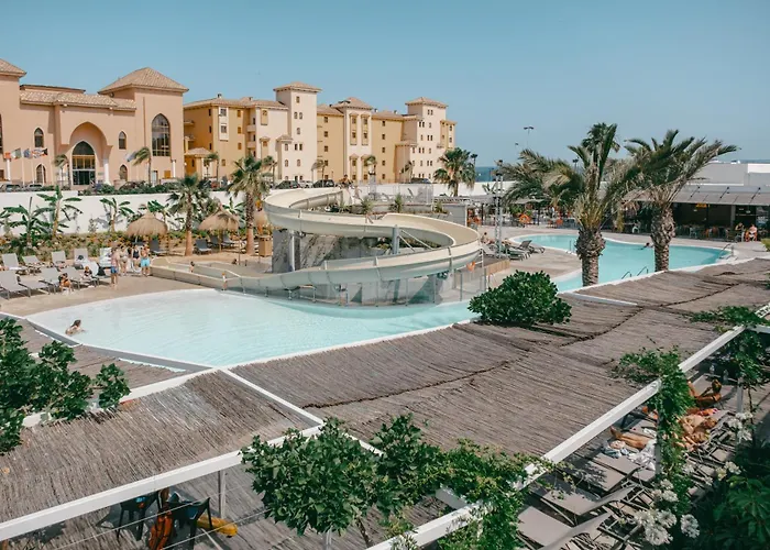 Costa Del Sol Glamping Village 4*