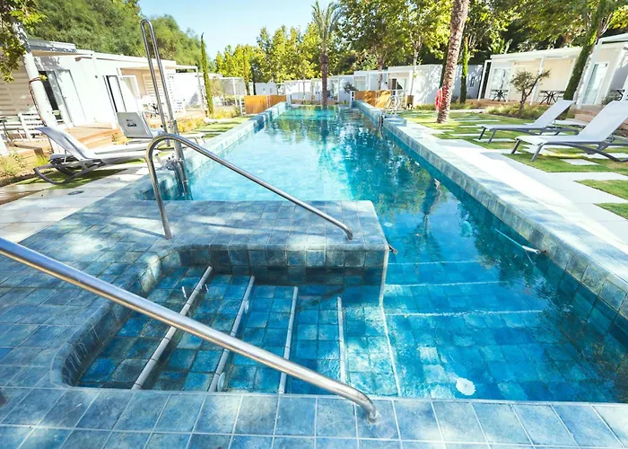 Costa Del Sol Glamping Village 4*