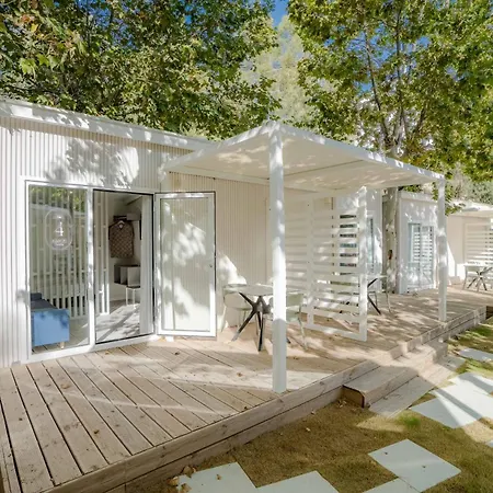 Costa Del Sol Glamping Village 4* フエンヒロラ