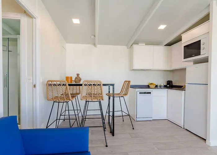 Costa Del Sol Glamping Village キャンプ場 4*