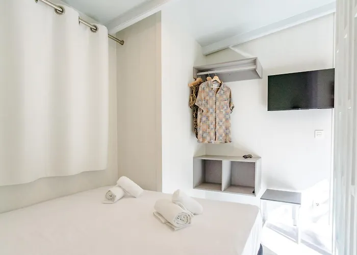 キャンプ場 Costa Del Sol Glamping Village 4*