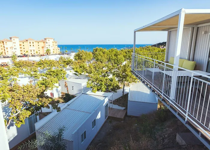 Costa Del Sol Glamping Village キャンプ場 4*