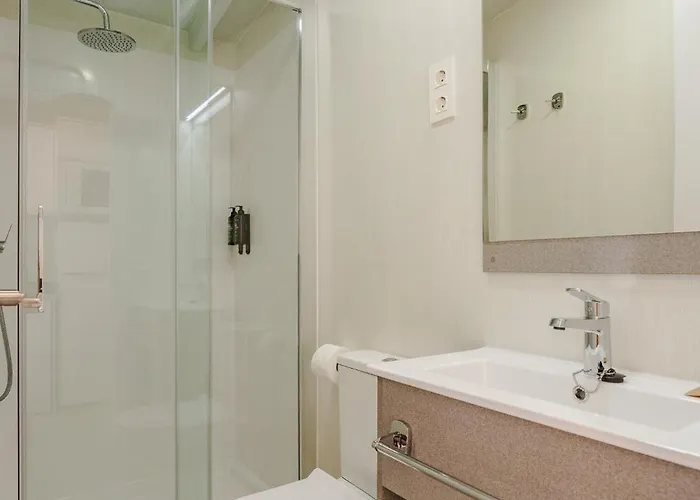 Costa Del Sol Glamping Village フエンヒロラ