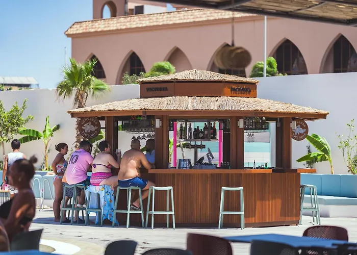 Costa Del Sol Glamping Village キャンプ場